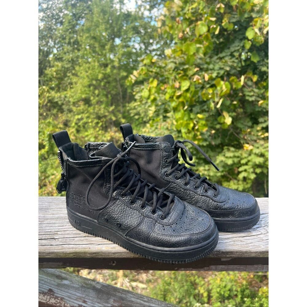 Nike SF Air Force 1 Mid Triple Black Boys Sz 6Y Athletic Shoes AJ0424-003